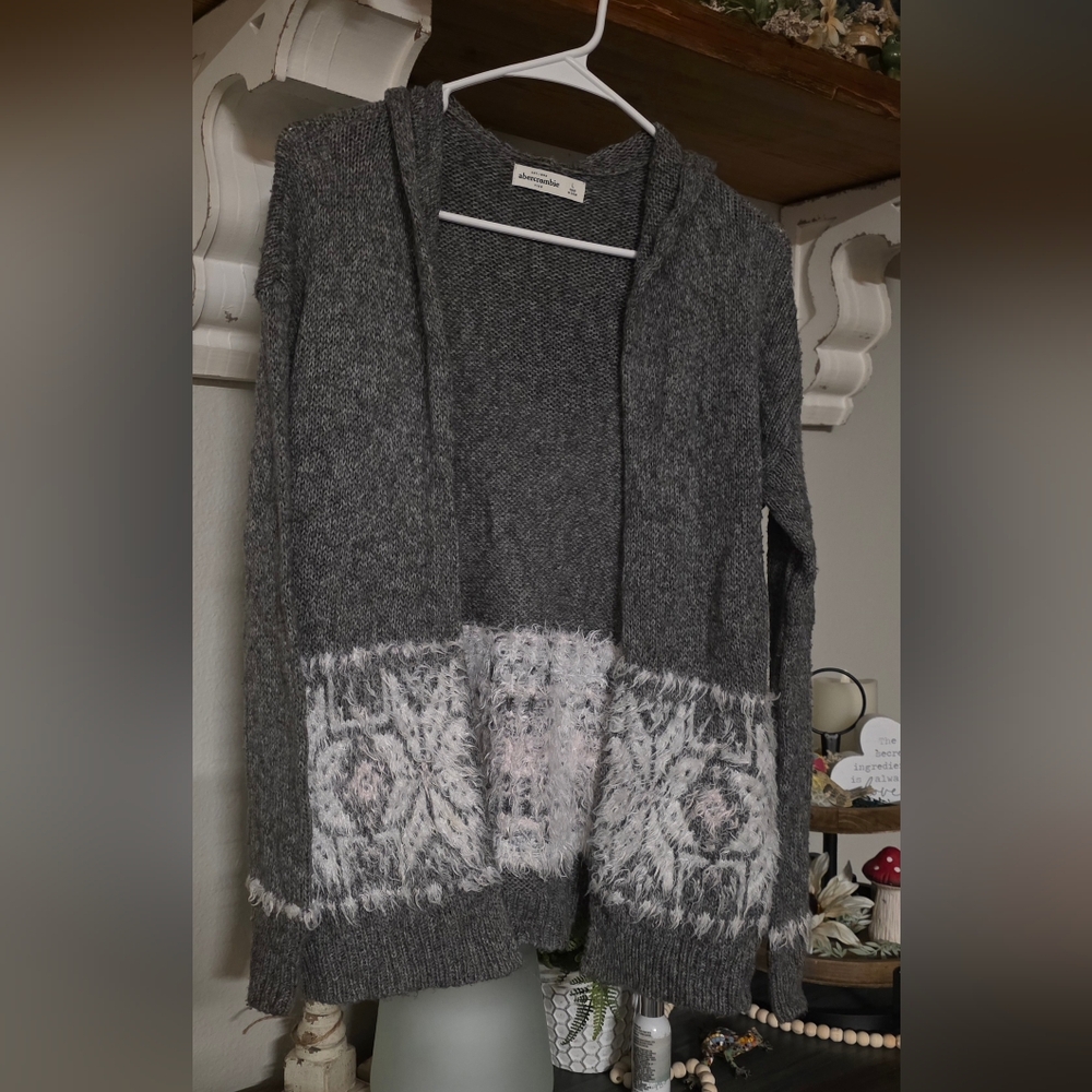 Abercrombie & Fitch Gray and Cream Cardigan